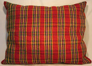 coussin kilim ancien tablier laine tisse main  decor de carreaux  bulgarie